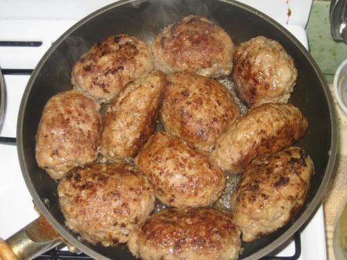 Приготовить вкусные котлеты в домашних условиях